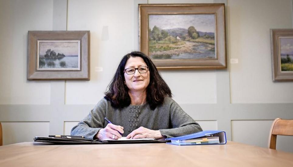 In bis zu vier Gemeinden unterwegs: Friedensrichterin Judith Treubig, hier im Gemeindehaus Truttikon. Bild: Melanie Duchene