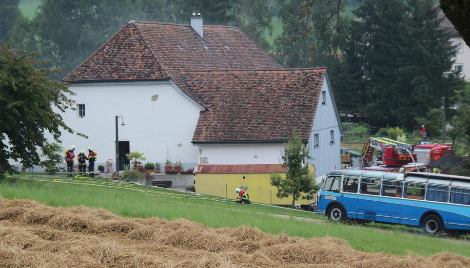 Die Feuerwehr ist vor Ort. Bild: zvg