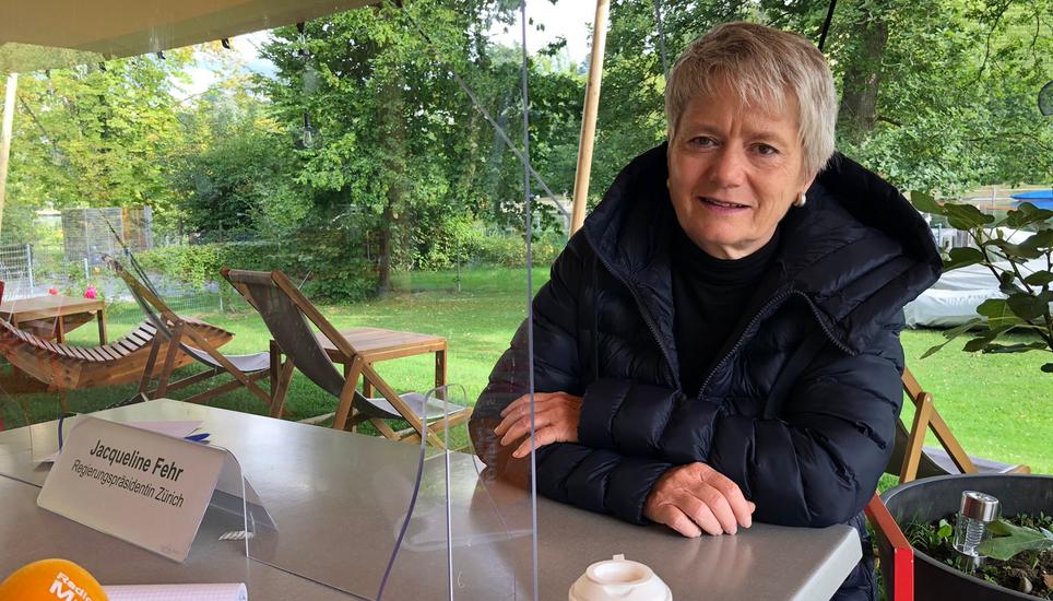 Feuerthalen führt am Samstag mit der Zürcher Direktion für Justiz und Inneres ein Speed-Dating durch. Mit dabei war unter anderem die Zürcher Regierungspräsidentin Jacqueline Fehr. Bild: Radio Munot