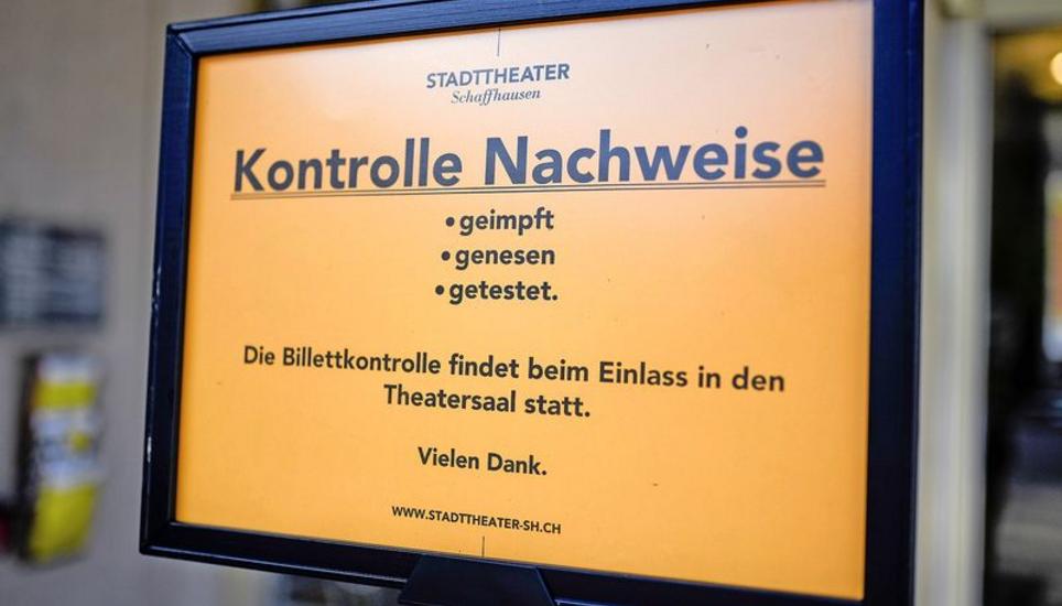 Dass gewisse Bereiche des Lebens nur Geimpften und Genesenen zur Verfügung stehen, stösst auf Widerstand. Bild: mdu