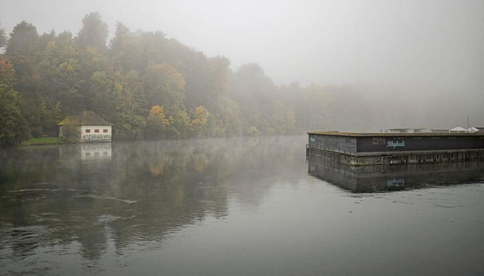 Wenn die Welt im Nebel ruht, wenn der graue Schleier den blauen Himmel verdeckt, dann ist es an der Zeit, die gedämpfte Welt mit Augen der Besinnung zu betrachten.