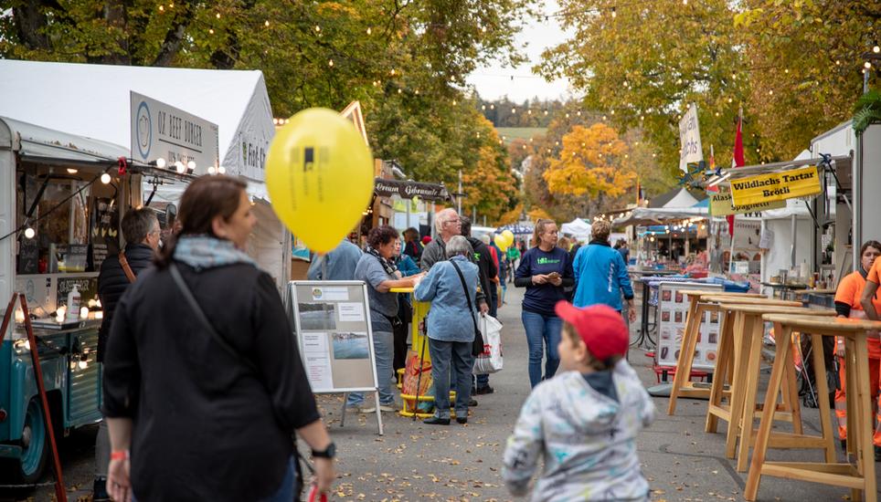 Zahlreiche Besucherinnen und Besucher erfreuten sich gestern am Angebot der Herbstmesse. Bild: Roberta Fele