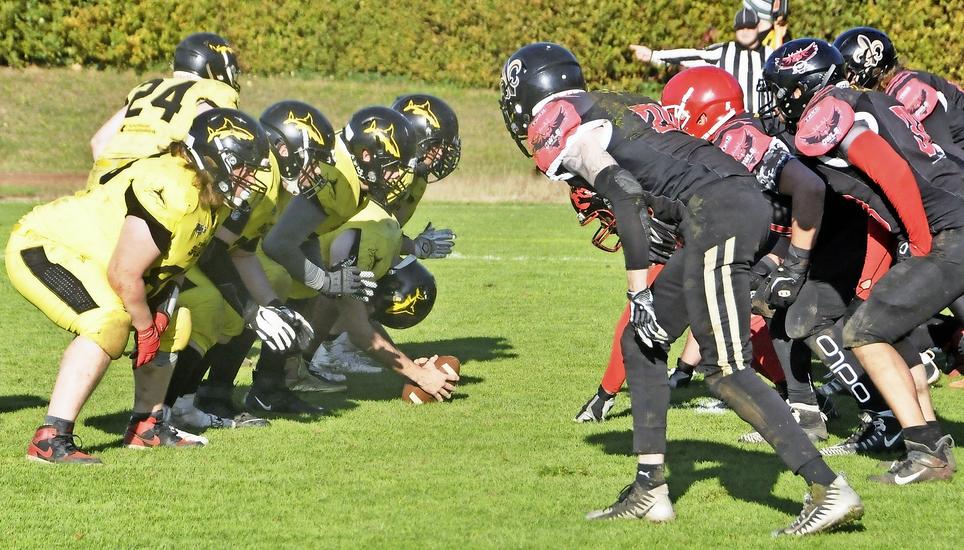 Aufstieg verfehlt: Die Schaffhausen Sharks (in Gelb) müssen gegen Lausanne eine bittere Niederlage einstecken. Bild: P. Oesch