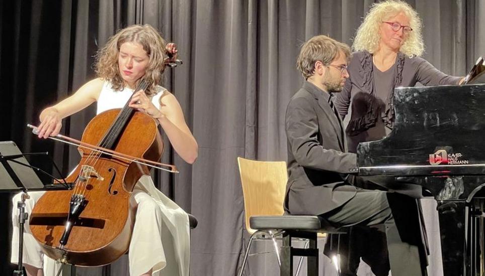 Anastasia Kobekina und Jean-Sélim Abdelmoula: Ein kongeniales Duo. Bild: Matthias Zweifel