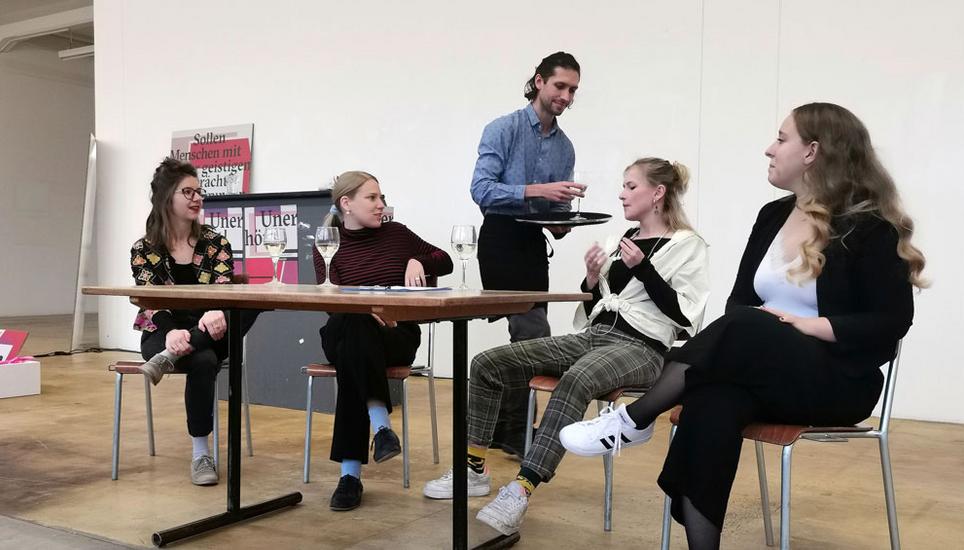 Die Theatergruppe «Szenario» in Action. Bild: Fabienne Niederer