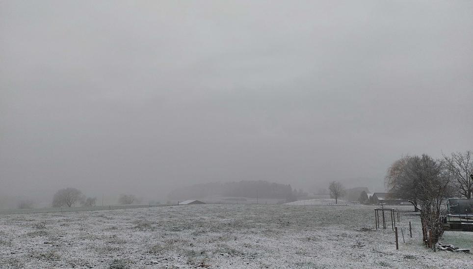 Der erste Schnee, heute morgen in Dörflingen. Bild: zVg