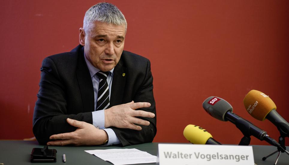 Der Regierungsrat des Kantons Schaffhausen Walter Vogelsanger an einer Pressekonferenz. Bild: SN-Archiv