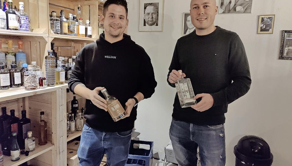 Patrick Stauffacher (l.) und Robin Schmanau in ihrem neuen Geschäft. Bild: Kay Fehr