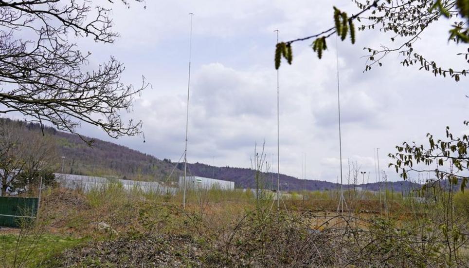 Hier entsteht das Rechenzentrum der Firma Safe Host. Für dessen Betrieb bauen die Elektrizitätswerke des Kantons Schaffhausen ihre Kapazität aus. Bild: Tobias Bolli