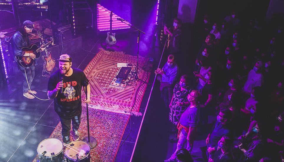 Die Band genoss den letzten Auftritt des Jahres in vollen Zügen. Bild: Melanie Duchene