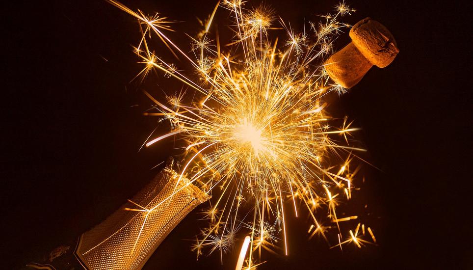 Wenn die Korken an Silvester knallen, nehmen sich viele Menschen was für das neue Jahr vor. Wie sieht es in Schaffhausen aus? Symbolbild: Pixabay