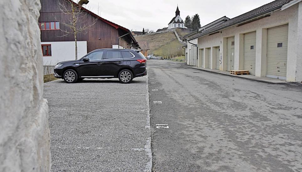 Ein Teil der neuen Parkplätze auf dem Areal Chorb. Bild: Alexander Joho