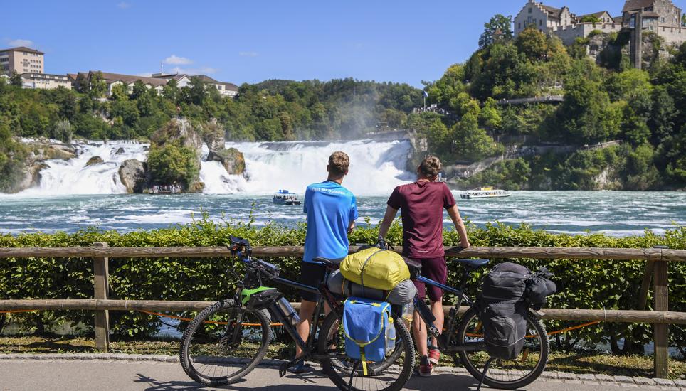 Bis es am Rheinfall so viele Besucher wie vor der Pandemie gibt, wird es wohl noch eine Weile dauern. Archivbild: Melanie Duchene