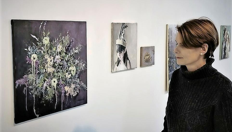 Irene Marzano (r.) hat einen besonderen Stil der Ölmalerei entwickelt. Bild: bar