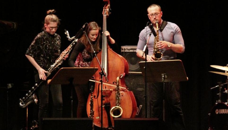 Die Musikanten wagten auch Abstecher in exotische Klangwelten. Bild: Leander Biehler