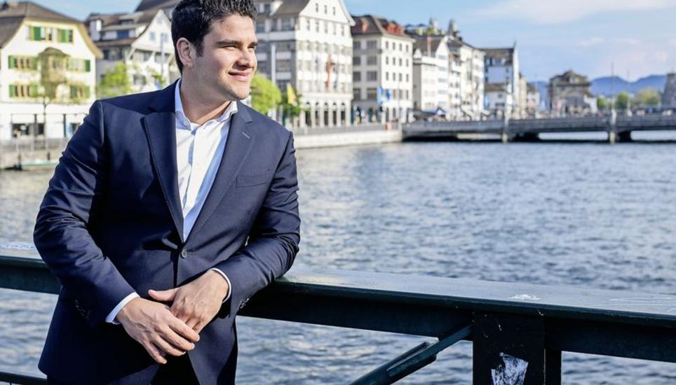 Der Jungfreisinnige Matthias Müller will das revidierte Filmgesetz versenken. Bild: Melanie Duchene