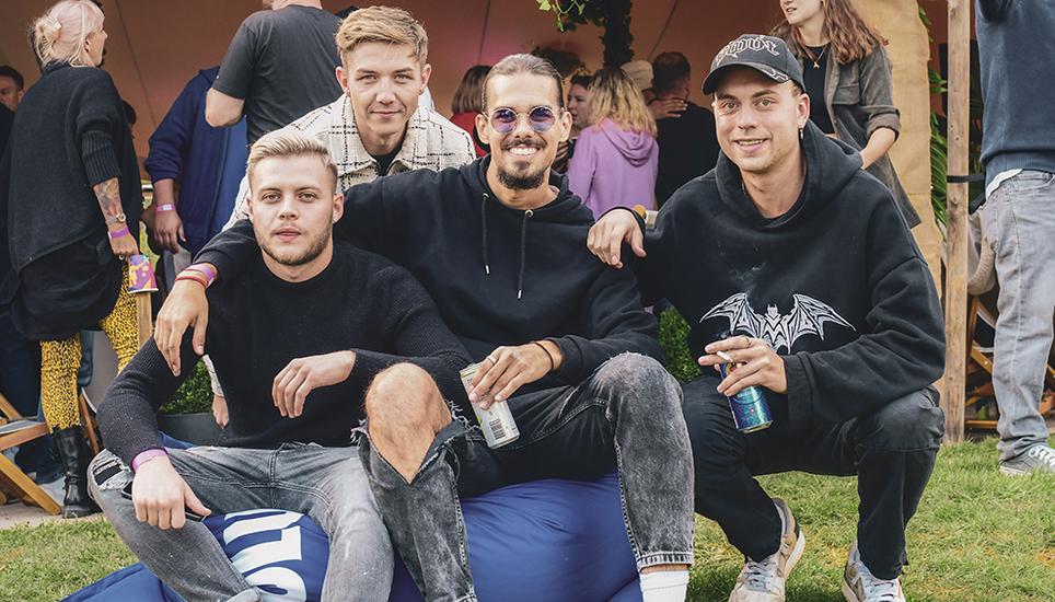 Boys on Tour: Silas Stocker, Kevin Ritzmann, Dino Ljustina und Cedric Mändli (v. l.) zogen als Team um die Häuser.