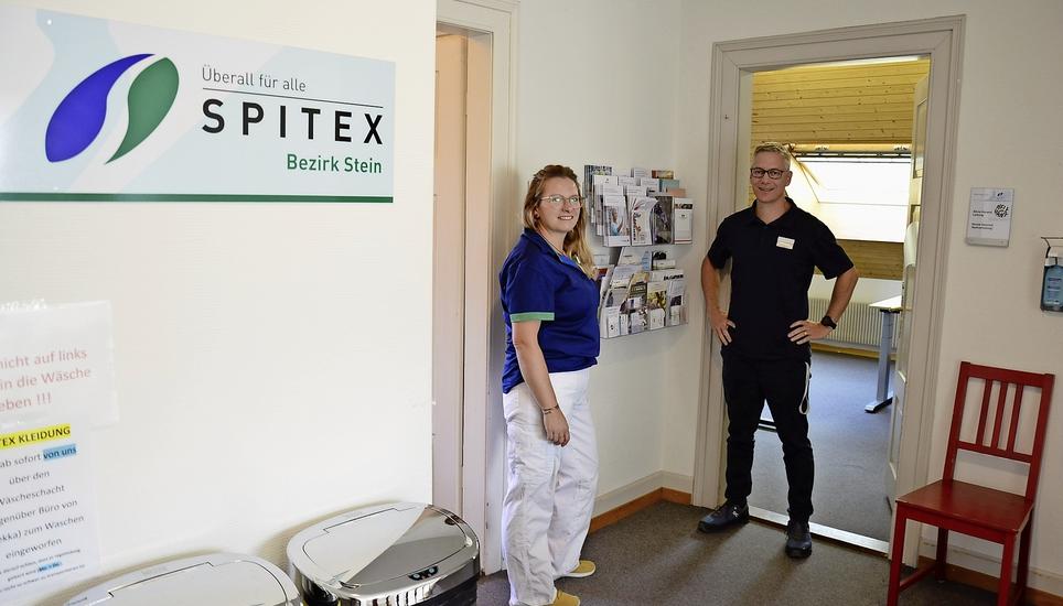 Die Spitex Bezirk Stein am Rhein, im Bild die stellvertretende Leiterin Nicole Heinrich und der Bereichsleiter Alter und Gesundheit bei der Stadt, Peter Krüsi, arbeitet aktuell in beengten Platzverhältnissen. Bild: Thomas Martens