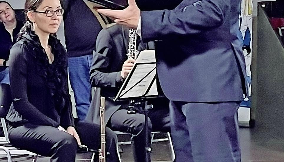 Roman Knizka mit «Opus 45» zu Gast in der Singener Basilika. Bild: Gudrun Trautmann
