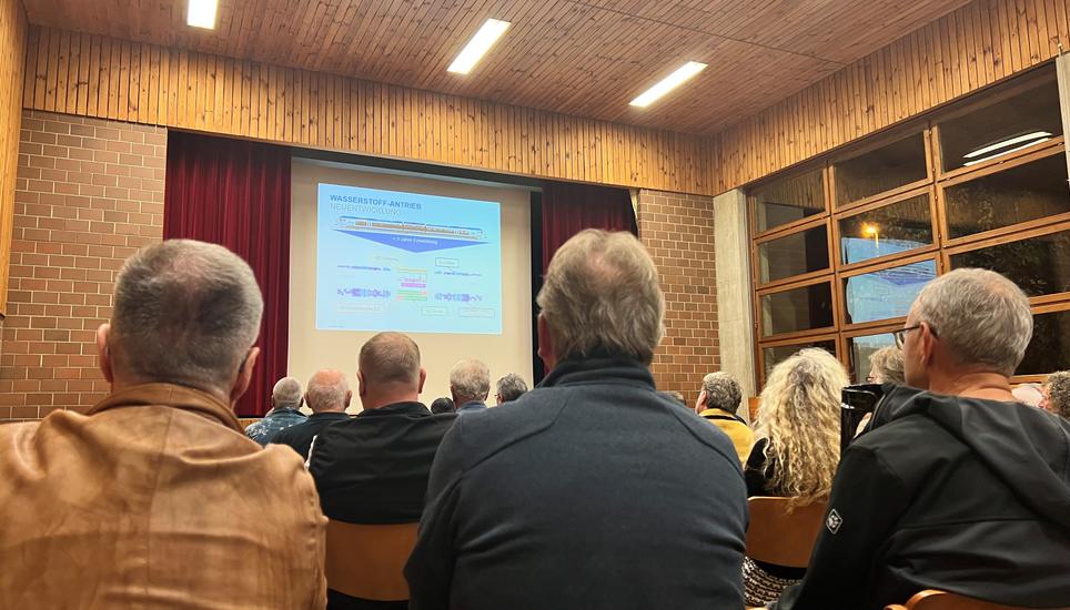 Am Donnerstagabend informierte Stadler Rail über den neuen Wasserstoffzug. Bild: Radio Munot
