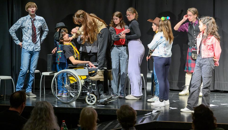 Im Stück «Casting» geht nicht alles mit rechten Dingen zu und her. Bild: Michael Kessler