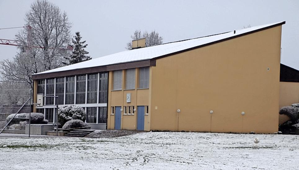 Das Primarschulgebäude in Benken. Bild: Roland Müller