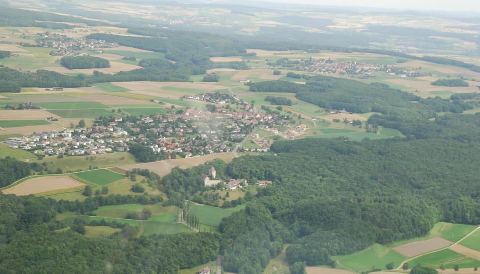 De FC thayngen feiert sein 100-jähriges Jubiläum, das Seniorenzentrum schreibt schwarze Zahlen und diverse andere Meilensteine wurde dieses Jahr im Reiat erreicht. Wir haben die interessantesten und wichtigsten Ereignisse für Sie zusammen gestellt. Bild: Robin Blanck