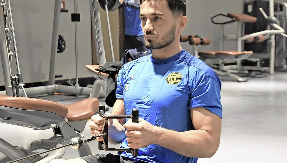 Fitnessraum statt Mannschaftstraining: Bujar Lika muss derzeit etwas kürzer treten. Bild: Tobias Erlemann
