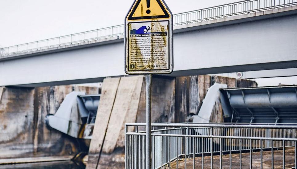 Stromproduktion vor der eigenen Haustür, doch der Strompreis ist fremdbestimmt: Kraftwerk Schaffhausen. Bild: Melanie Duchene
