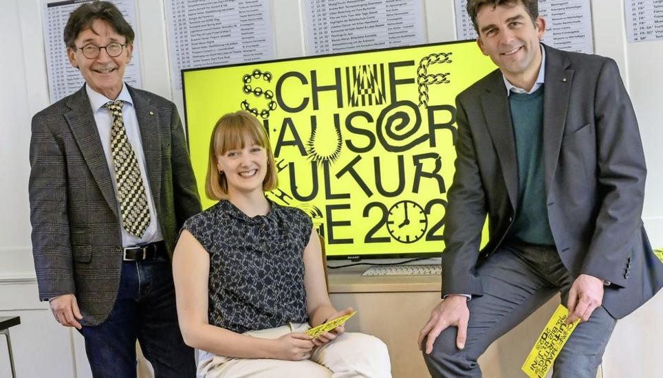 Raphaël Rohner, Bildungsreferent; Carina Neumer, Projektleiterin, und Jens Lampater, Kulturbeauftragter der Stadt (v. l.). Bild: Michael Kessler