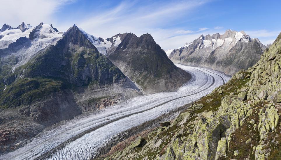 Der schmelzende Aletschgletscher als Sinnbild für die Klimakrise: Unterstützt das Volk die Massnahmen? Bild: Unsplash/Xavier von Erlach