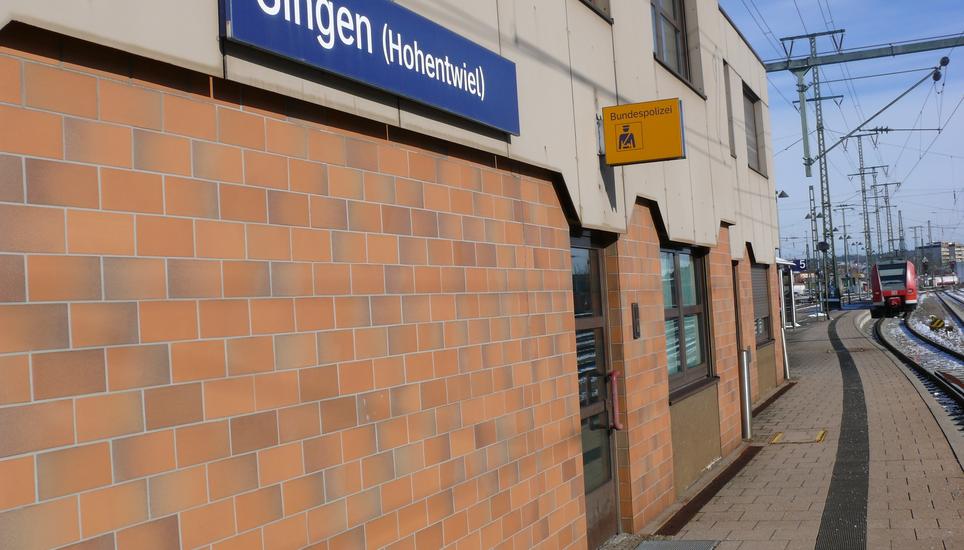 Am Bahnhof in Singen wurde ein Mädchen und eine Mutter von einem Mann bedrängt. Symbolbild: zVg/Bundespolizeiinspektion Konstanz
