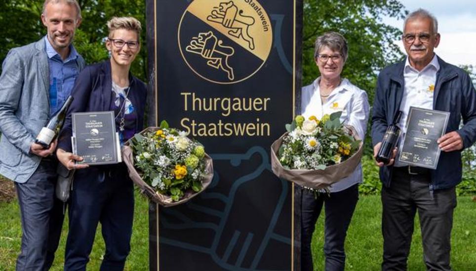 Nach einem zweistufigen Auswahlverfahren hat sich eine Jury auf jeweils einen Rotwein und einen Weisswein geeinigt. Bild: Radio Munot