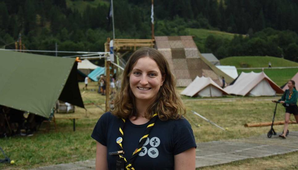 Stephanie Baumann sorgt dafür, dass die Pfadis ohne Stau von A nach B kommen. Bild: Jonas Schlagenhauf