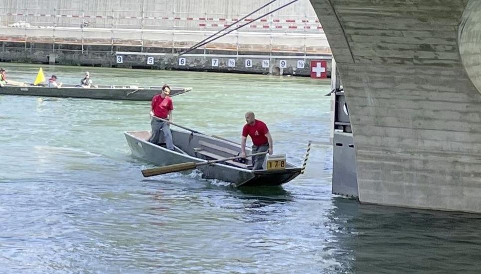Gerold Brütsch (l.) und Adolf Keller bei der Felsenumfahrt auf der Aare. Bild: zVg