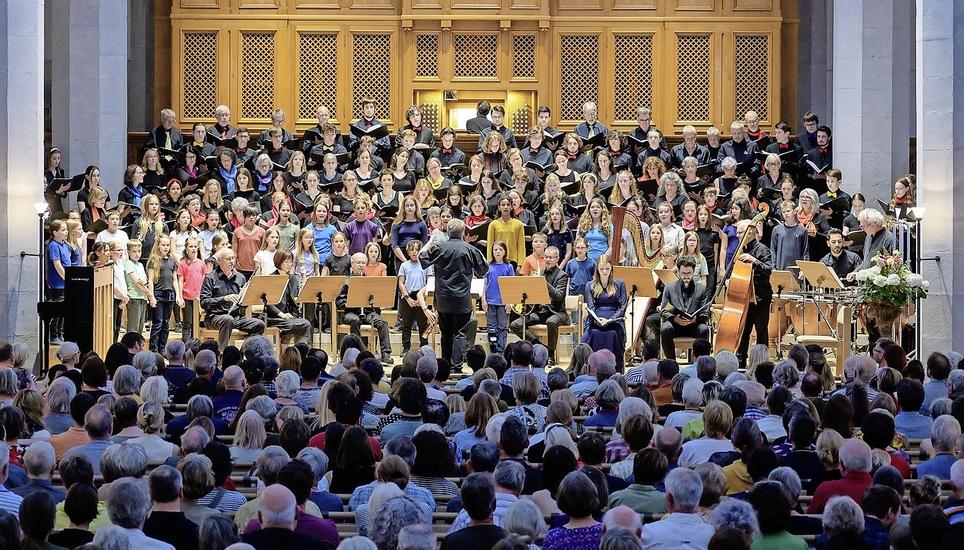 Sie sangen in der Voll besetzten Kirche St. Johann. Bild: Michael Kessler