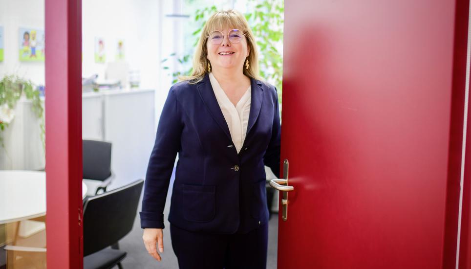 Offene Türen und offene Ohren bei Denise Freitag, die Kesb will da sein, wenn man sie braucht. Bild: Melanie Duchene