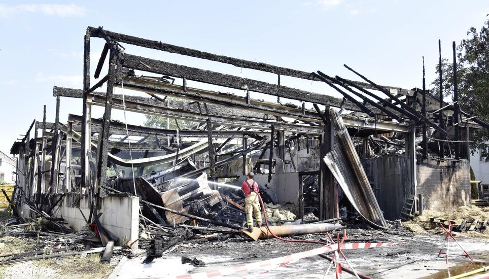 Am Morgen nach dem Brand zeigte sich ein Bild der Zerstörung durch die Flammen. Bild: Sandy Hedinger