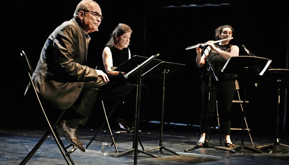 Zwiegespräch von Wort und Ton: Flötistin Clara Giner Franco, Graziella Rossi und Helmut Vogel. Bild: Selwyn Hoffman