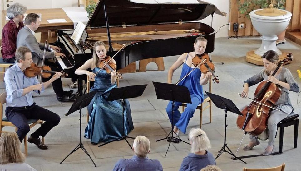Das leidenschaftliche Klavierquintett von Johannes Brahms verlangte von den Künstlerinnen und Künstlern höchste Konzentration. Bilder: Karin Lüthi