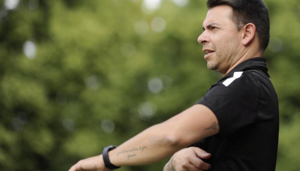 Führt SVS-Trainer Maurizio Cannellino sein Team zum Sieg in Uster? Bild: Daniel Koch