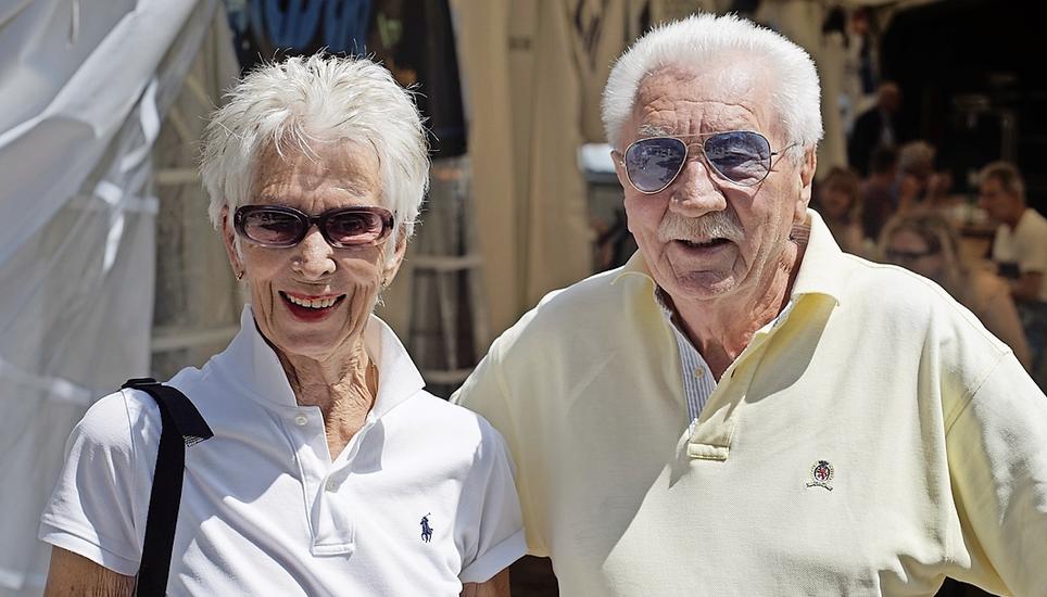 Marguerite und Roberto Wiederkehr radelten mit ihren Fahrrädern zum Mosergarten, um dort das Fest zu geniessen.