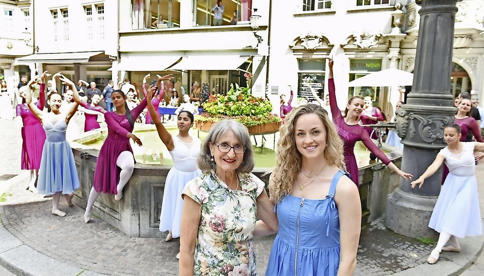 Franziska Looser-Weilenmann (l.) mit ihrer Nachfolgerin Andrina Schaber. Bild: Selwyn Hoffmann