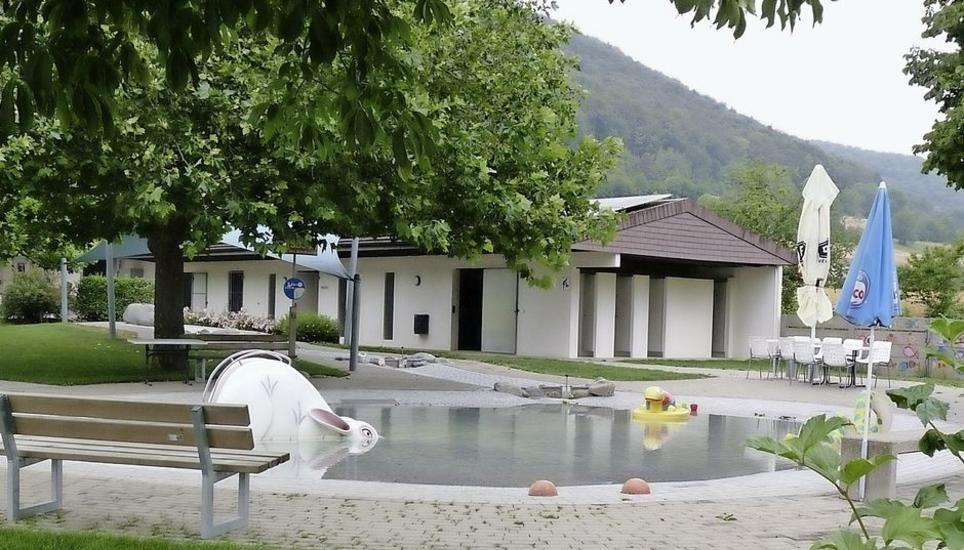 Die Gemeinde Beringen investiert fortlaufend in die Badi, die wie in anderen Gemeinden ein Defizitgeschäft ist. Bild: Thomas Güntert