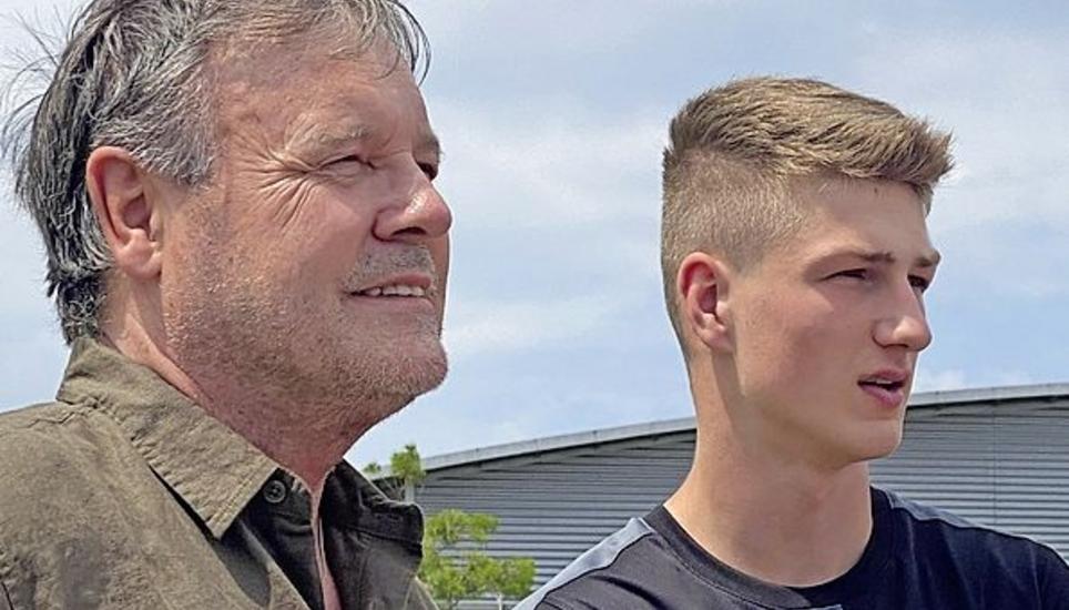 LCS-Trainer Peter Knöpfli (l.) mit Nachwuchstalent Simon Meier Bild: eam