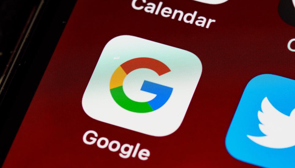. Google, Facebook und Co. sollen die Schweizer Medienhäuser dafür entschädigen, dass sie deren journalistischen Inhalte übernehmen. Bild: Pexels