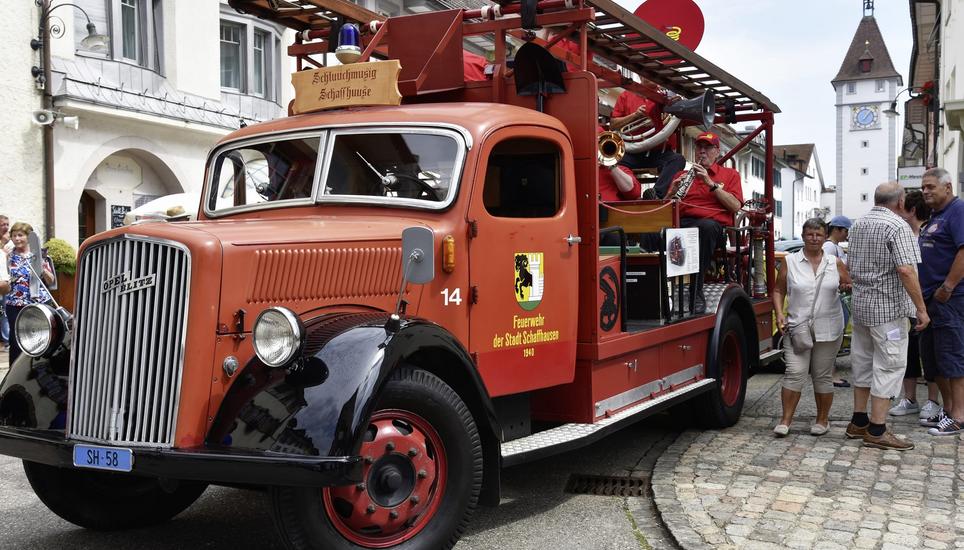 Mit ihrem Opel Blitz fuhr die Schluuchmusig aus Schaffhuuse ein.