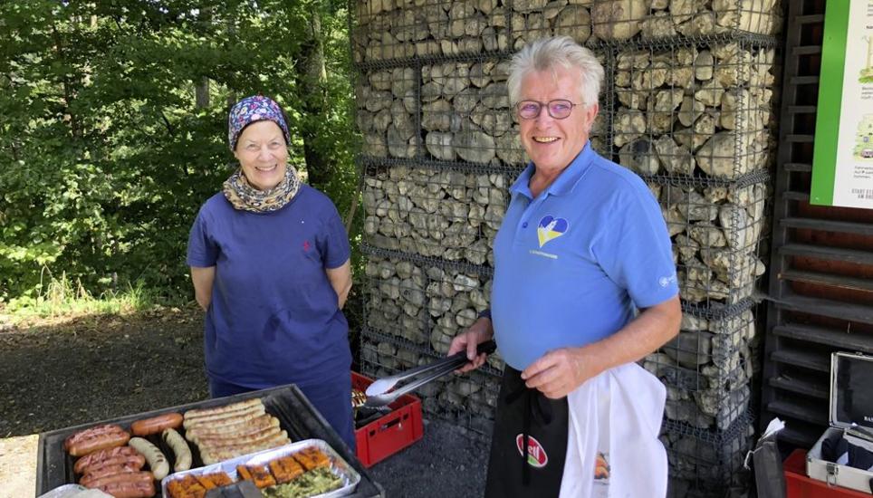 Adolphe und Ursula Fritschi am Grill. Bild: zVg/Lions International