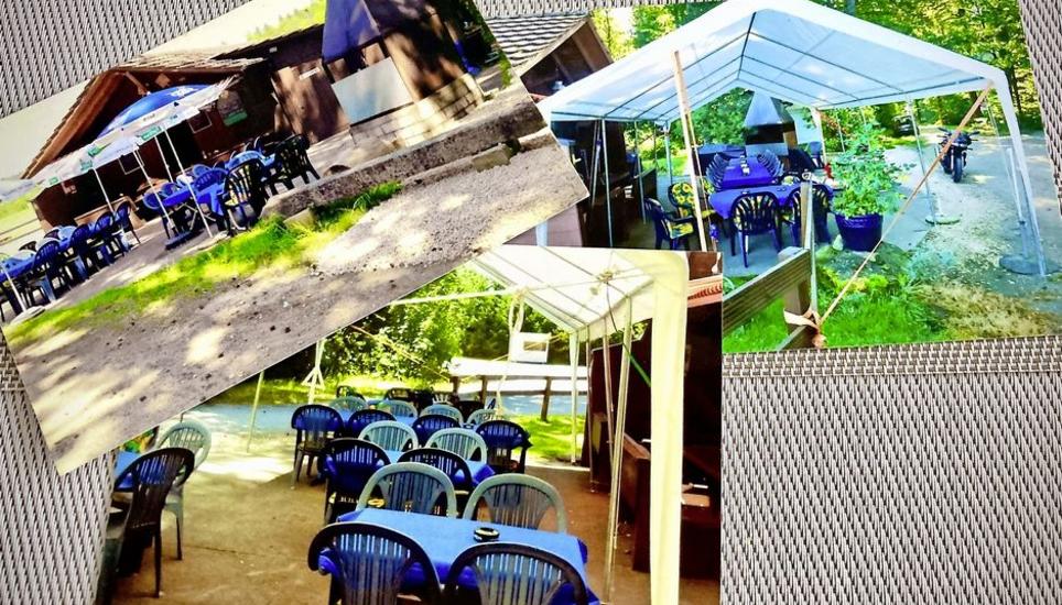 Erinnerungsbilder vom Sitzplatz der Hornusserhütte – während elf Jahren Gastwirtschaft festgehalten. Erika Hubli hat auch den Innenbereich renoviert. Bild: Simon Müller