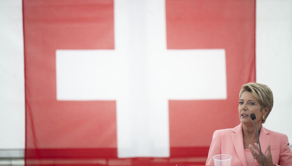 Bundesraetin Karin Keller-Sutter bei ihrer Rede am Nationalfeiertag, am Dienstag, 1. August 2023, in Rapperswil-Jona. Bild: KEYSTONE